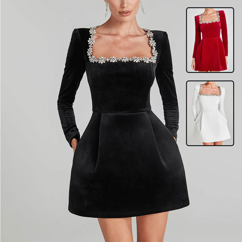 Elegantes, langärmeliges Kleid mit quadratischem Ausschnitt und Blumenmuster aus Strasssteinen – modische A-Linien-Kurzkleider als Frühlingsmode für Damen